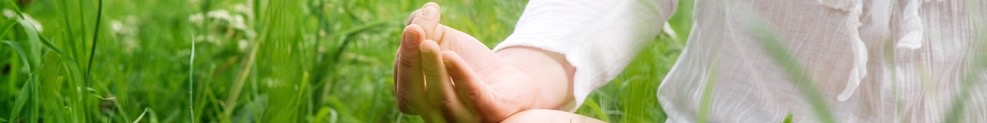 women grass meditating (1)